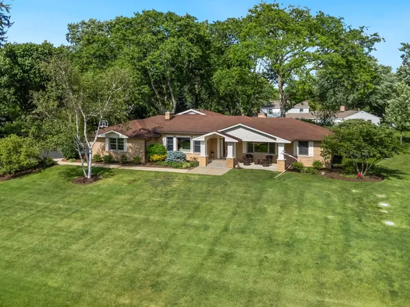 1043 Blackburn Dr, Inverness, IL 60067