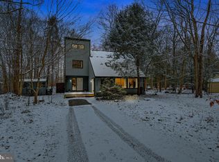 2583 Country Club Dr, Tobyhanna, PA
