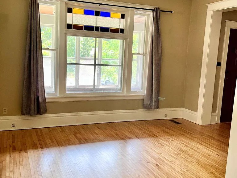 1741 Van Buren Ave — Photo 9
