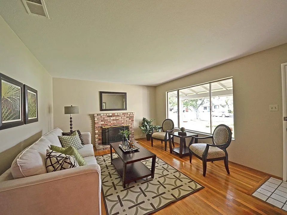 442 Colfax Dr