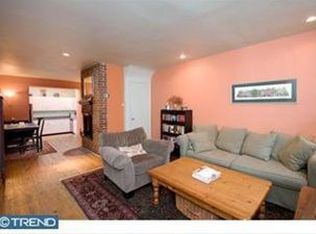 338 S 3rd St, Philadelphia, PA 19106
