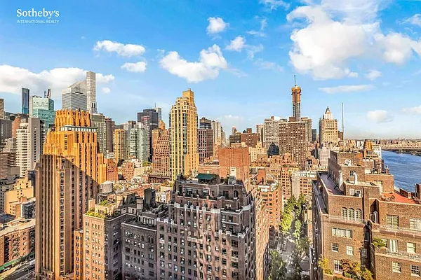 Sold by Sotheby's International Realty | media 60