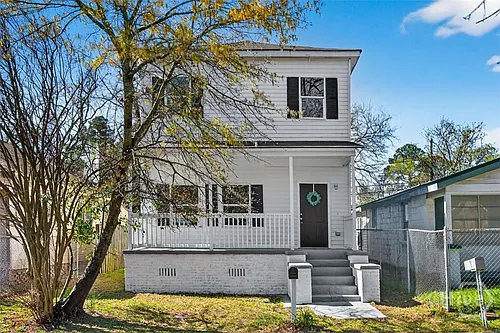 1711 Stratford St Photo 1