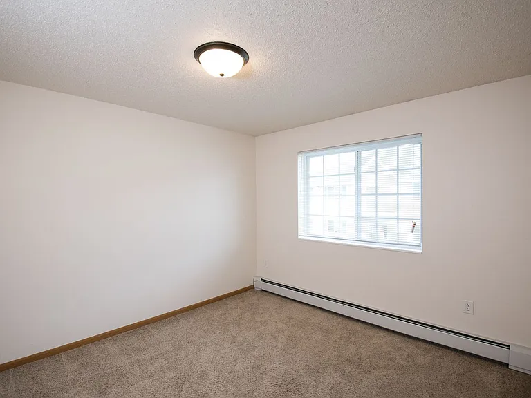 Pheasant Run Apartments — Photo 18