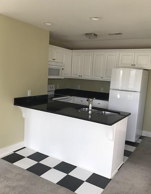 2nd image of 2708 Belmont Blvd