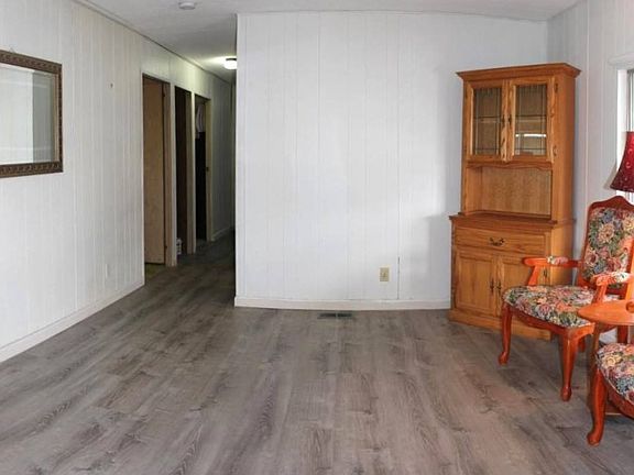 4th image of 200 Burnett Ave #124