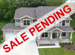 110 Flint Creek Ct, Hawthorn Woods, IL 60047