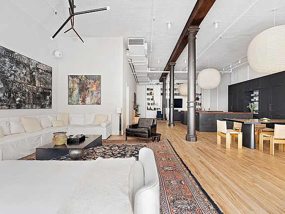3rd image of 112 Greene St APT 3