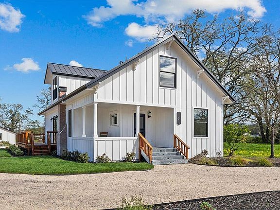 4th image of 127 Pleasant Avenue