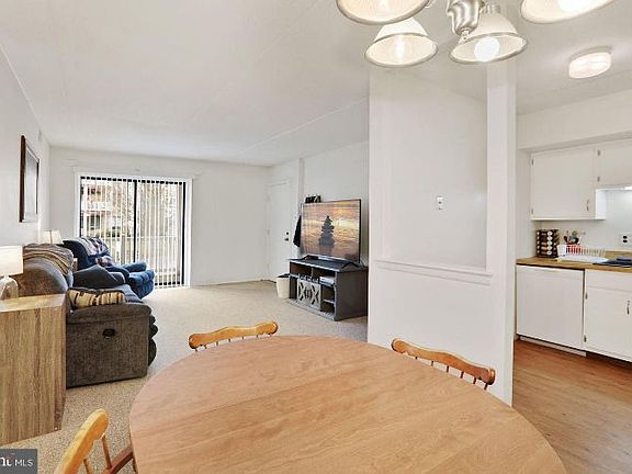 5th image of 6115 Hilltop Dr #12