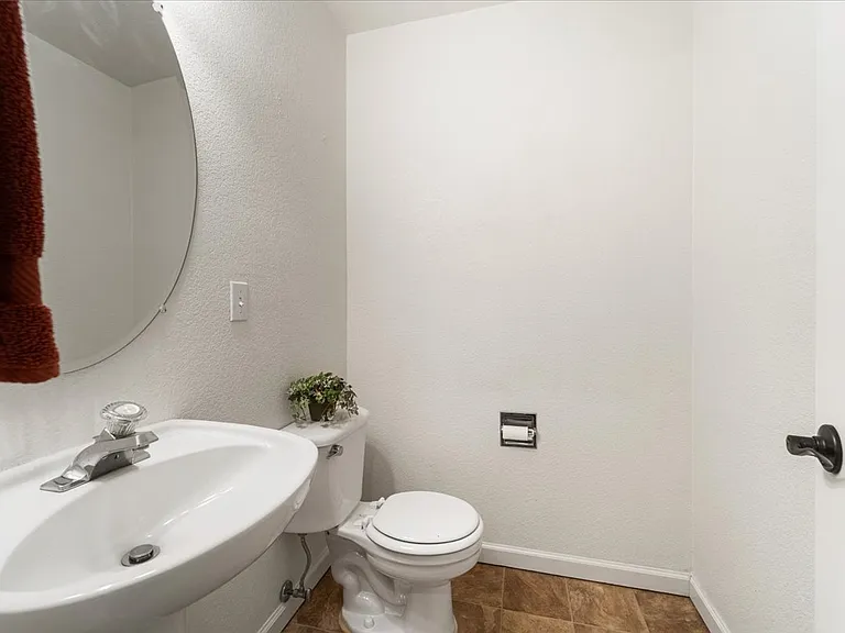 4452 S Auckland Ct — Photo 10