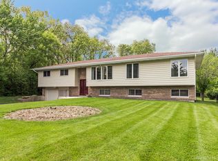 30W305 Wiant Rd, West Chicago, IL 60185