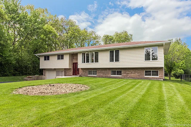 30W305 Wiant Rd photo 1