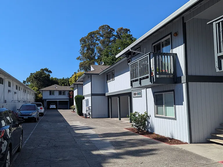 877 Sonoma Ave #18 — Photo 15