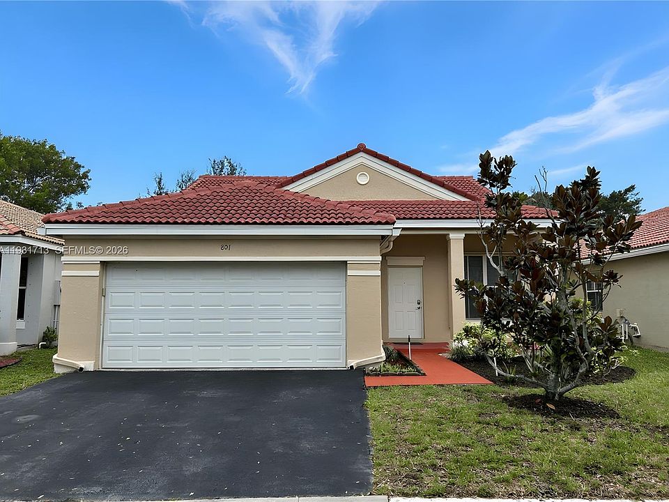 1st image of 807 Sand Creek Cir