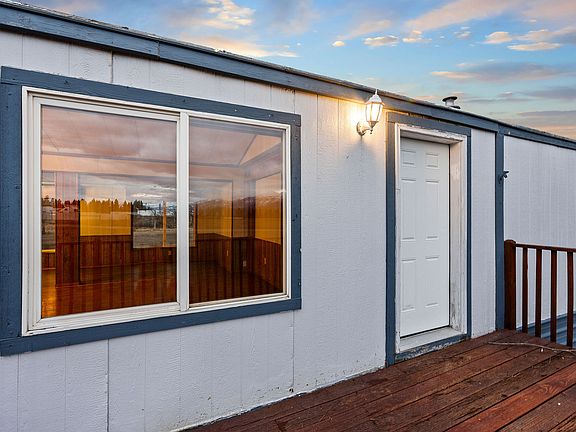 3rd image of 701 Addison Sq