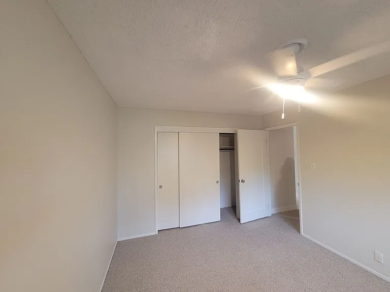1270-1272 Meredith Way — Photo 11