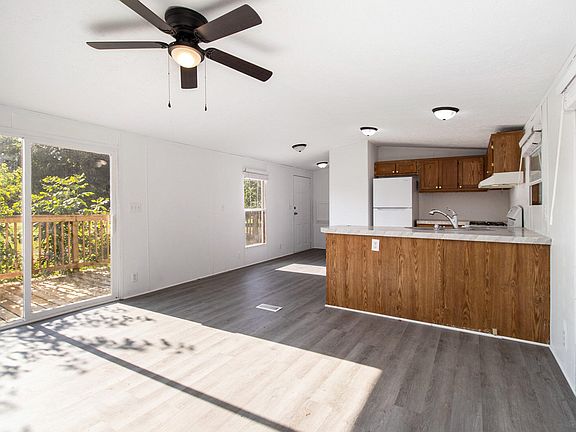 4th image of 34413 North Dr