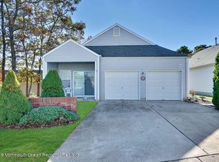 60 Summerhill Dr, Manahawkin, NJ