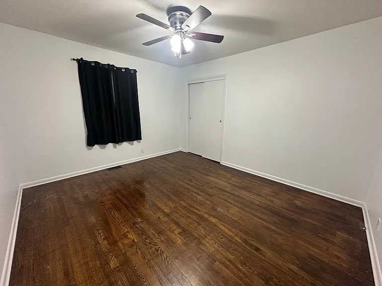 2063 W Highland Ln — Photo 8