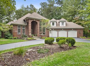 4649 Dunrobin Dr NE, Belmont, MI 49306