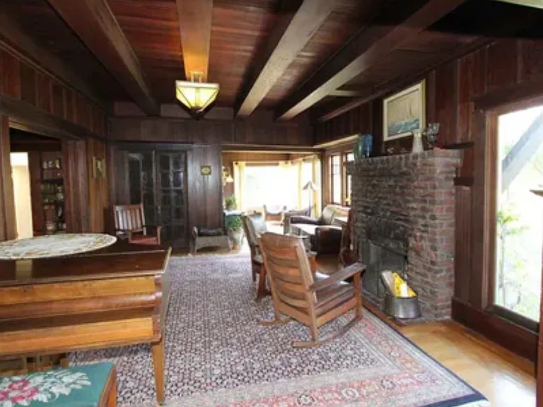 2702 Virginia St — Photo 15