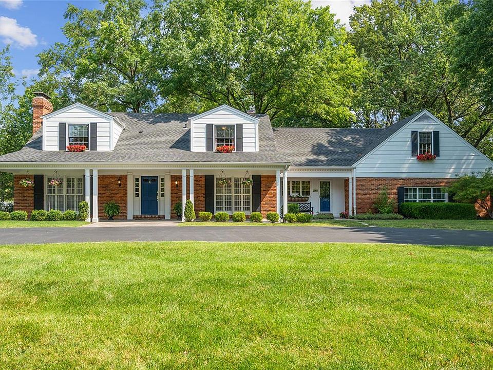 1st image of 4 Stoney Brook Ln