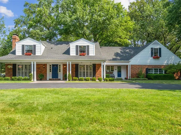 4 Stoney Brook Ln, Saint Louis, MO 63124