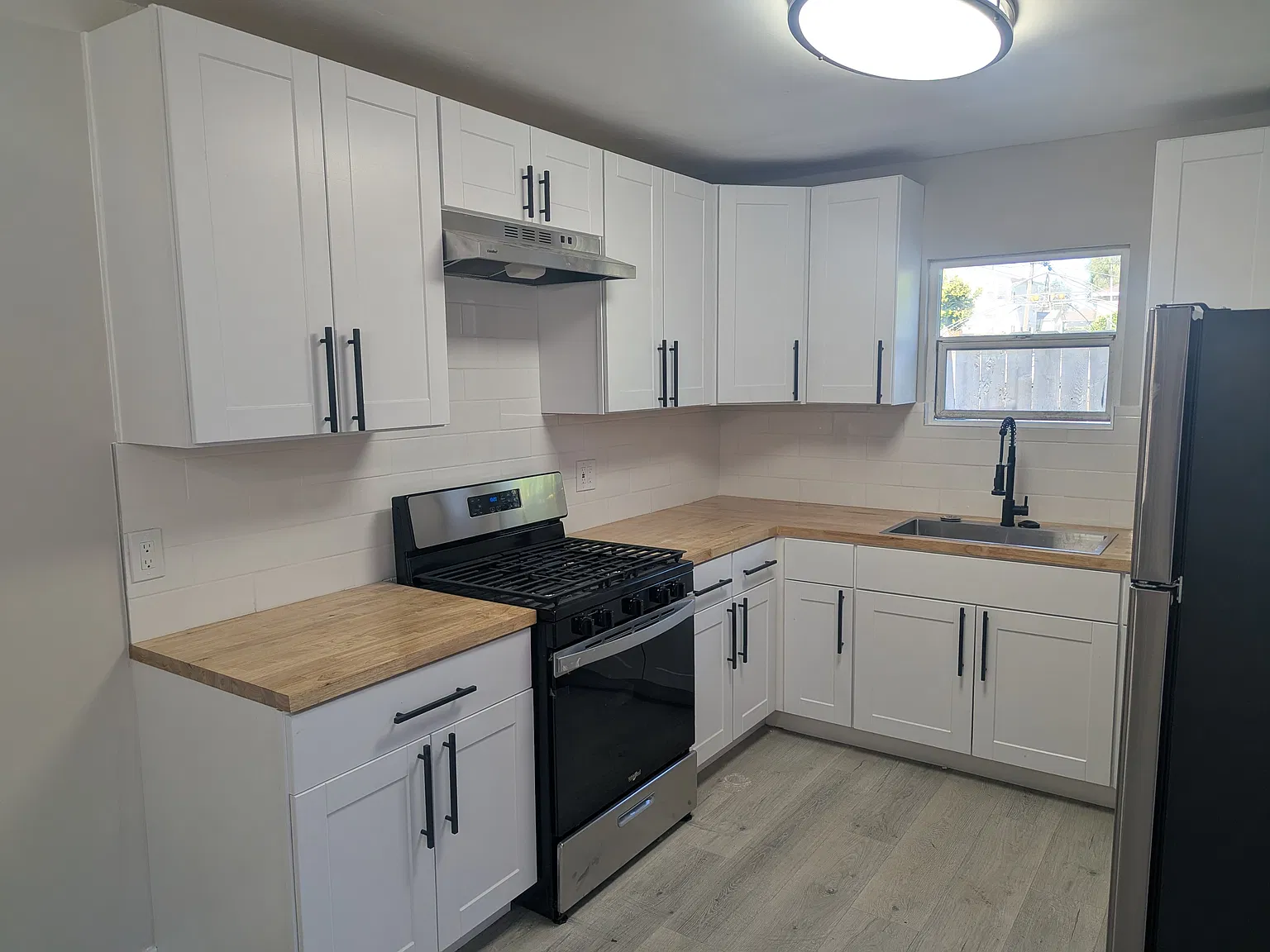 3450 Cherokee Ave — Photo 2