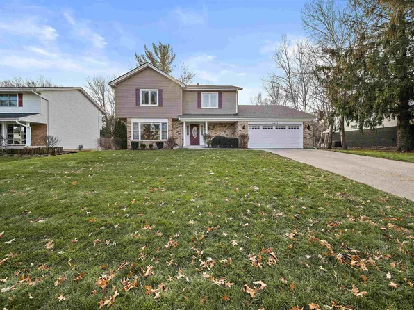 5823 Inverness Dr, Rockford, IL 61107