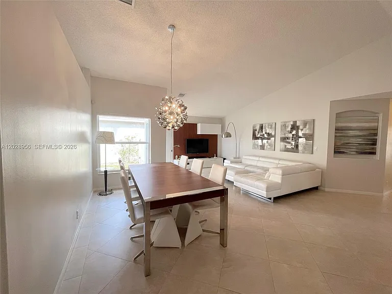 4923 SW 33rd Way — Photo 7