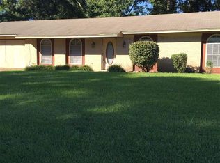 2943 Longwood Dr, Jackson, MS 39212