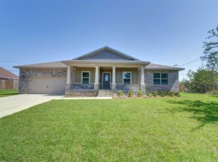 9090 Timber Ln, Navarre, FL 32566