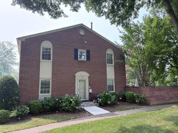 4360 Greenberry Ln, Annandale, VA 22003