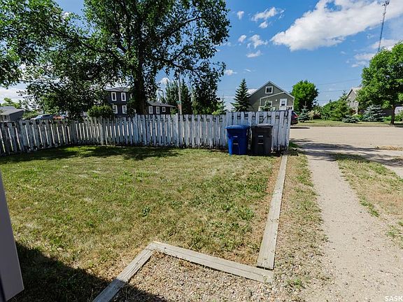 3rd image of 518 Columbia AVENUE
