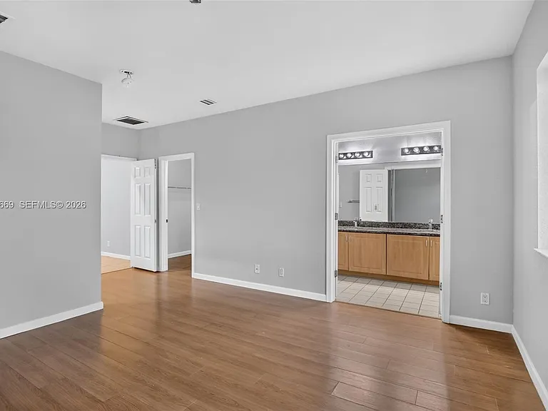 5337 SW 40th Ave #5337 — Photo 28