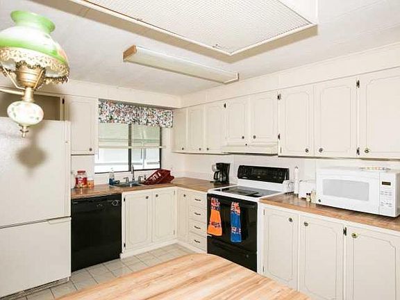 5th image of 525 Royal Tern Dr
