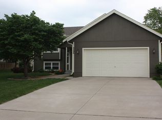 3506 SE Peck Rd, Topeka, KS 66605