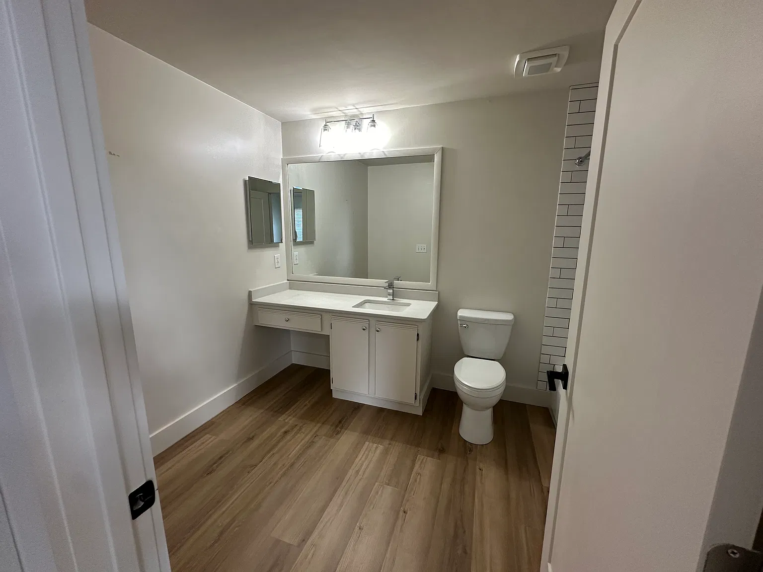 2 bed, 1894 sqft, $2,300 — Photo 3