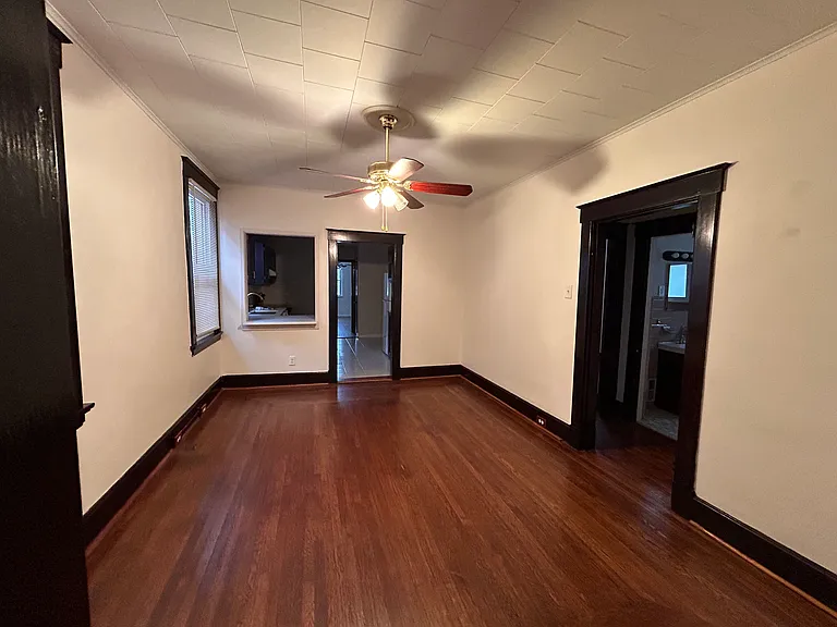 2309 Morton Ave #1 — Photo 9