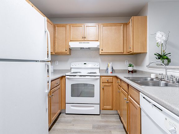 5th image of 15325 Redmond Way #I-3970