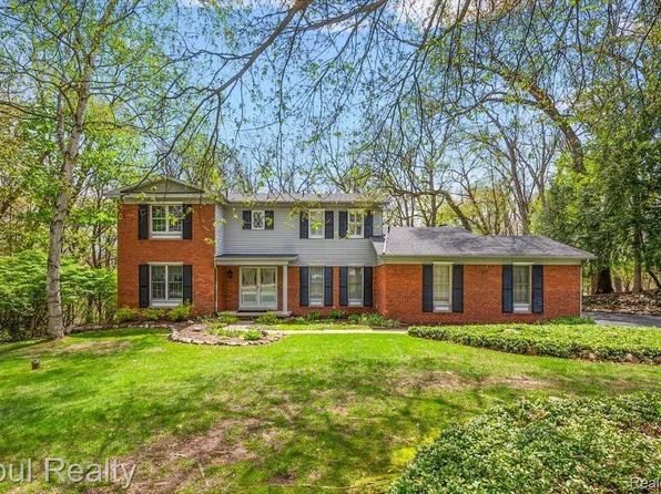 5445 Washakie Trl, Brighton, MI 48116