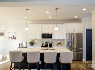 8119 Merryvale Ln, Charlotte, NC 28214