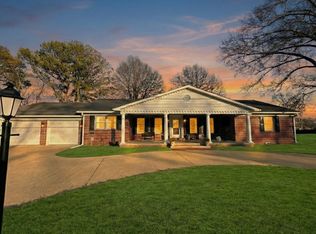 1020 N State Rd, Flora, IL 62839