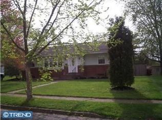 411 Oak Dr, Somerdale, NJ 08083