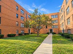 5252 N Campbell Ave, Chicago, IL