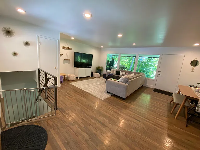 1326 E Downington Ave — Photo 2
