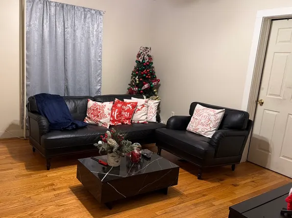 7 Oak St, Newburgh, NY 12550