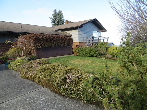 3rd image of 704 S Alder St #1