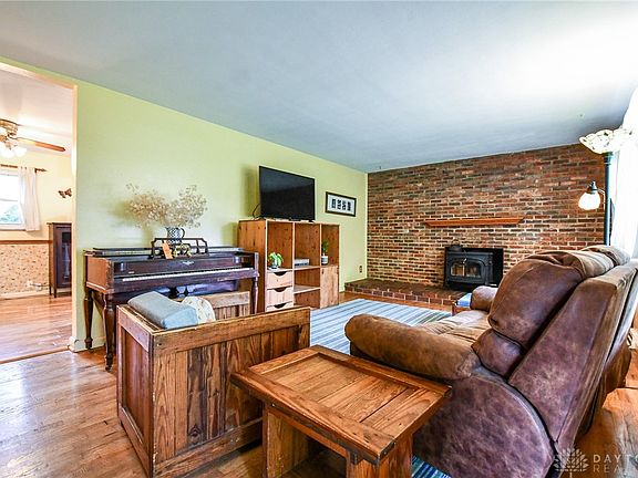 5th image of 4183 Beechwood Dr
